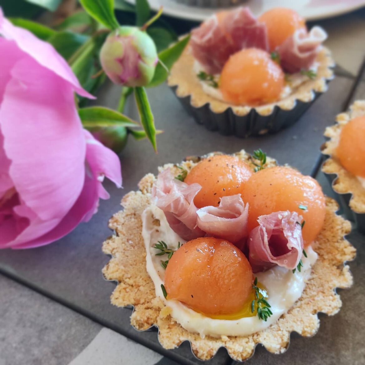 Tartellette prosciutto crudo e melone