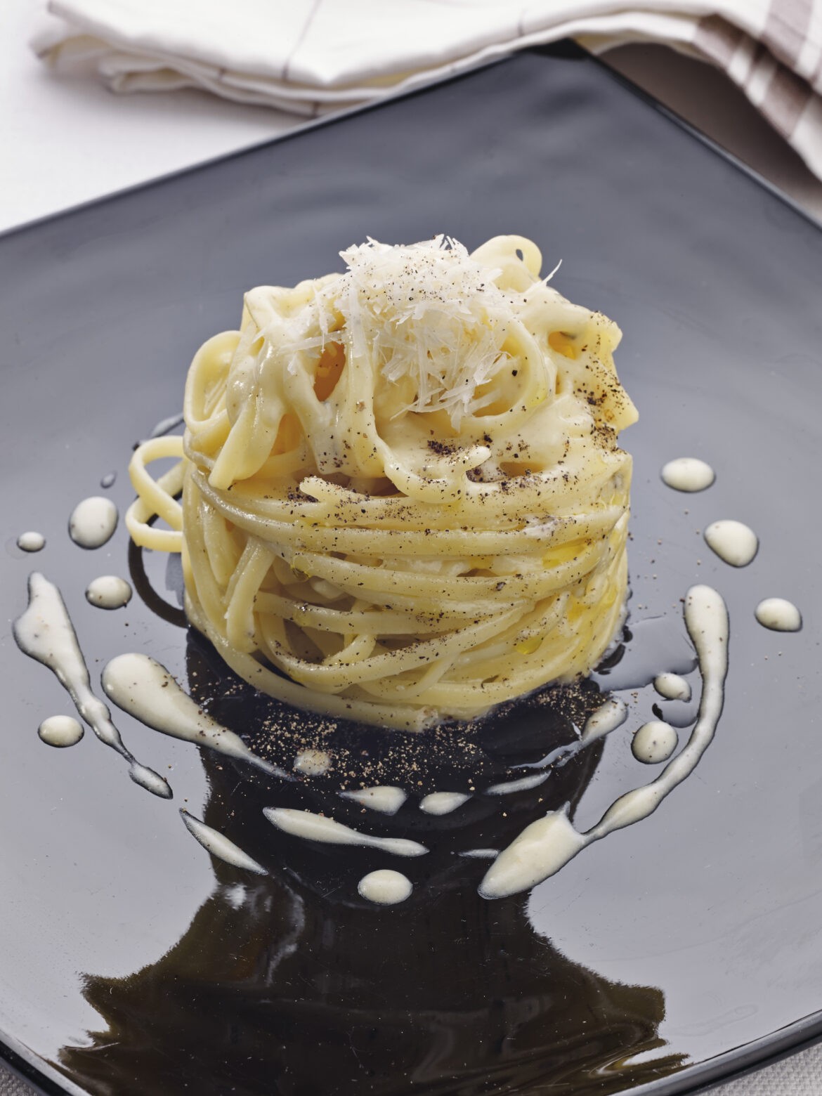 Spaghetti cacio, pepe e Piave DOP Vecchio Selezione Oro